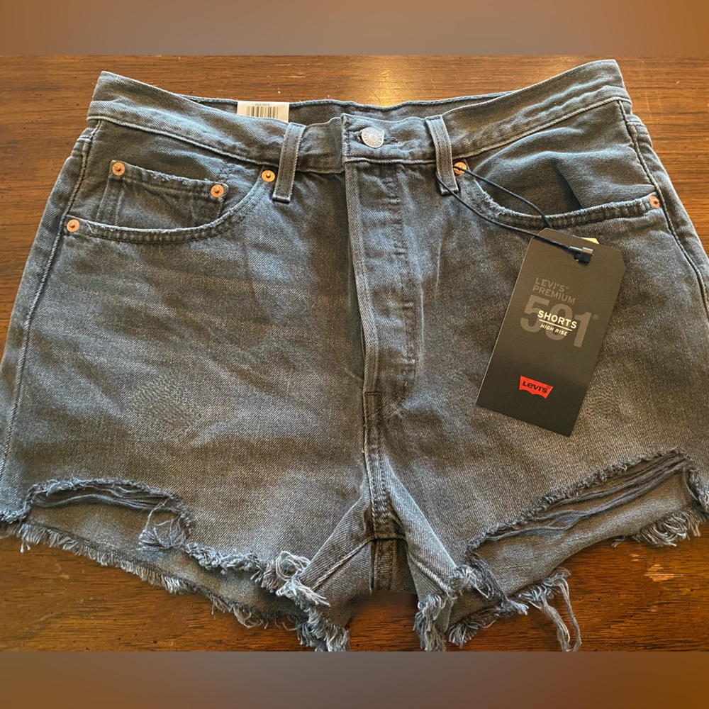 NWT Levi’s 501 High Rise Button Fly Short - 30